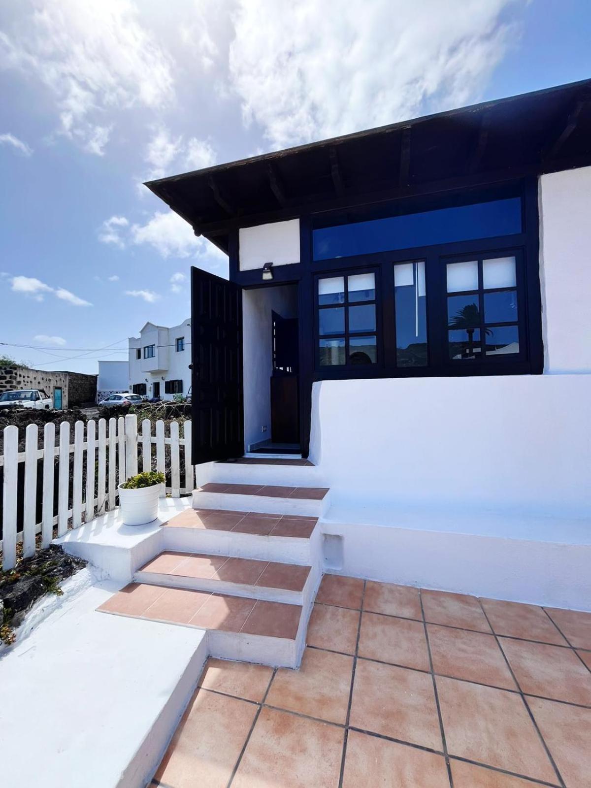 Villa Campo Y Lava Tías Exterior foto